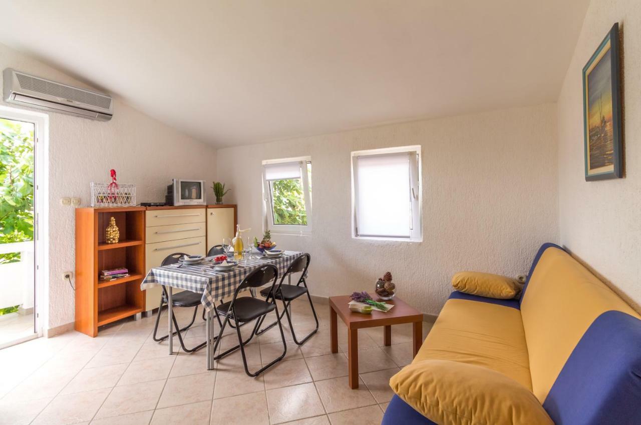 Fisa Apartments Vir Exterior photo